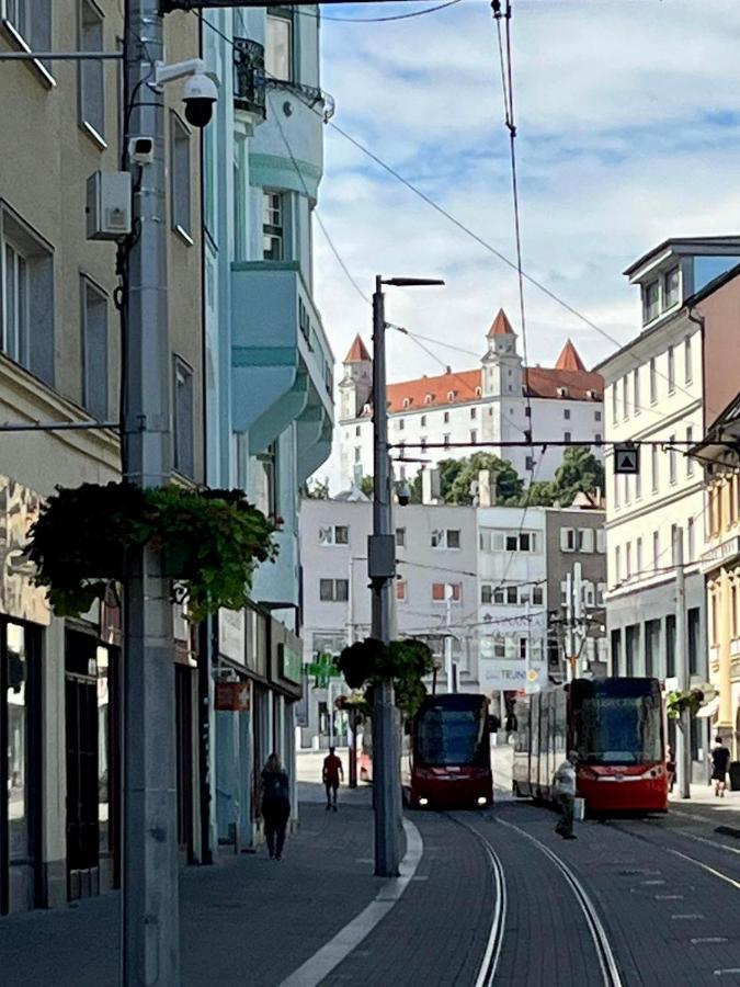 De Luxe 4 May Plaza Bratislava Exterior photo